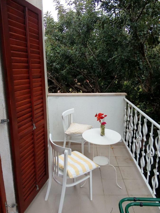 Relax Garden Apartment Stari Grad  Exterior photo